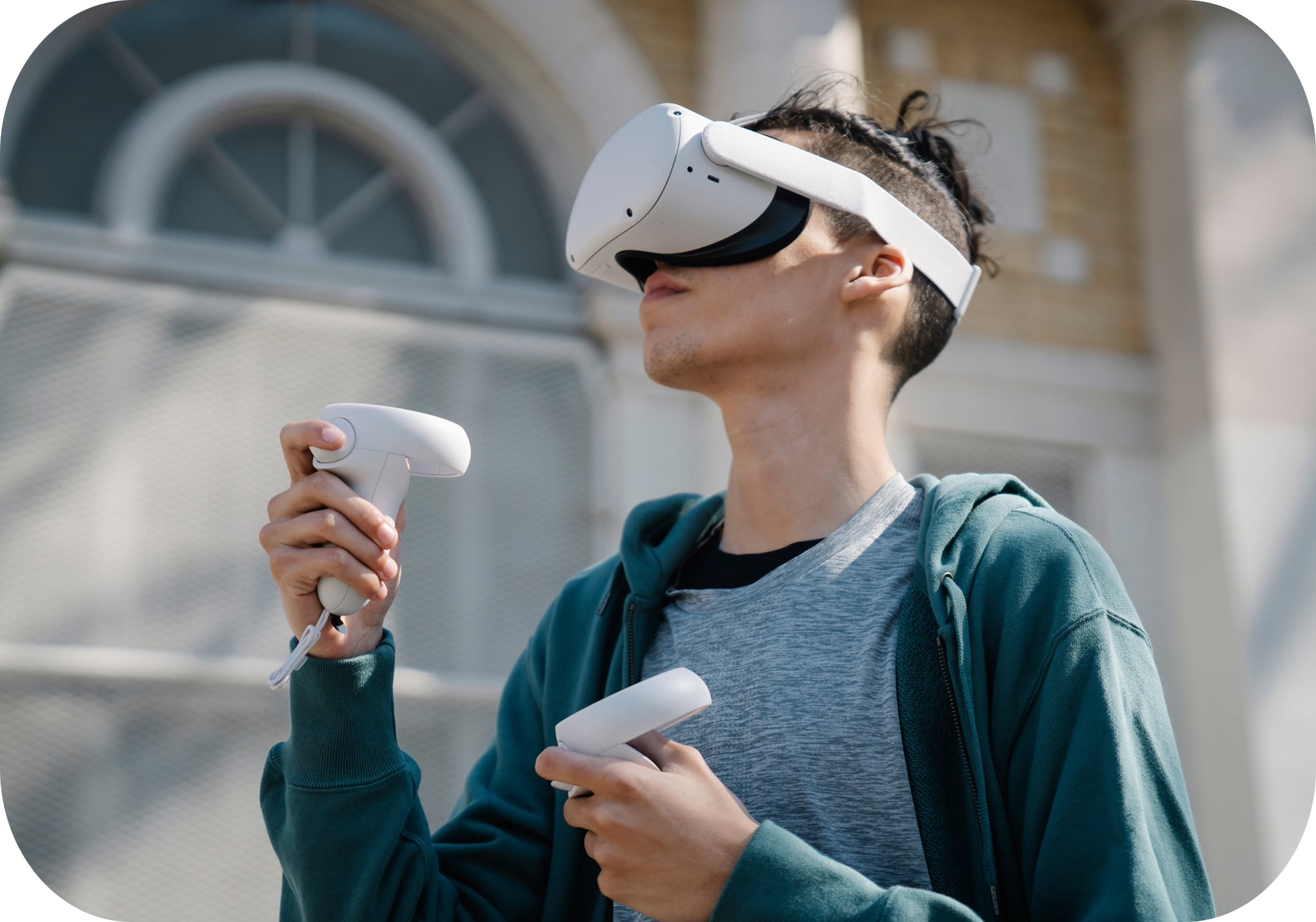 Persona con gafas de realidad virtual